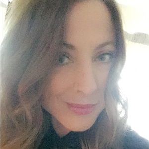 Meet your Posher, Kena